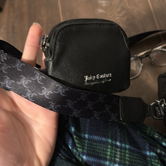 Juicy couture handbag with mini coin purse - Picture 2 of 3